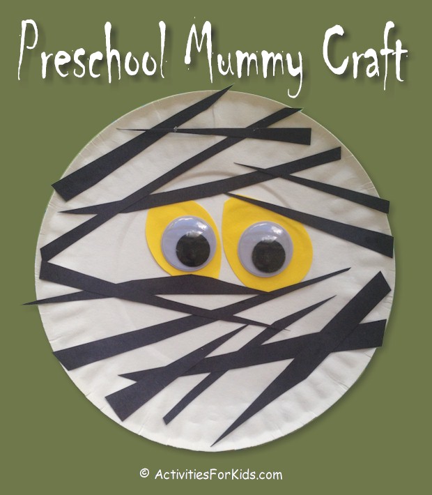 Halloween mummy paper plate low prep craft